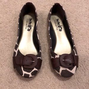 Ballet flat style shoe